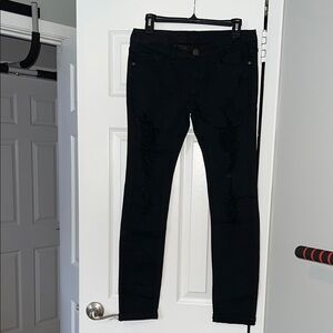 Women's Black Distressed Skinny Jeans